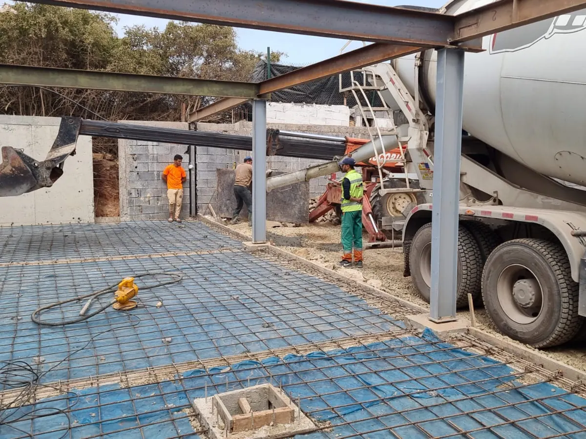 Hangar métallique construit par Wolcons à Casablanca — chantier en cours, photo 7 sur 11