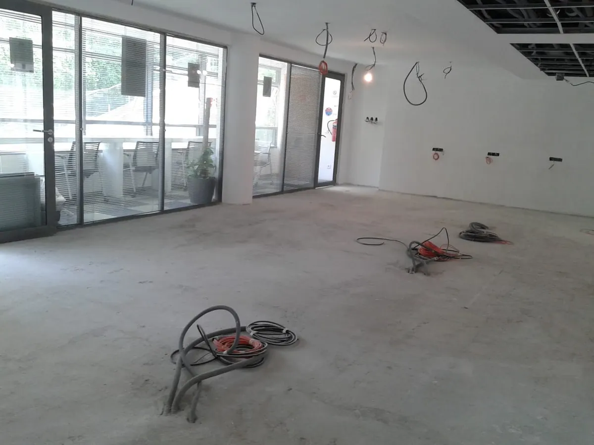 Plateau de bureaux Huawei aménagé par Wolcons à Casablanca — chantier en cours, photo 2 sur 15