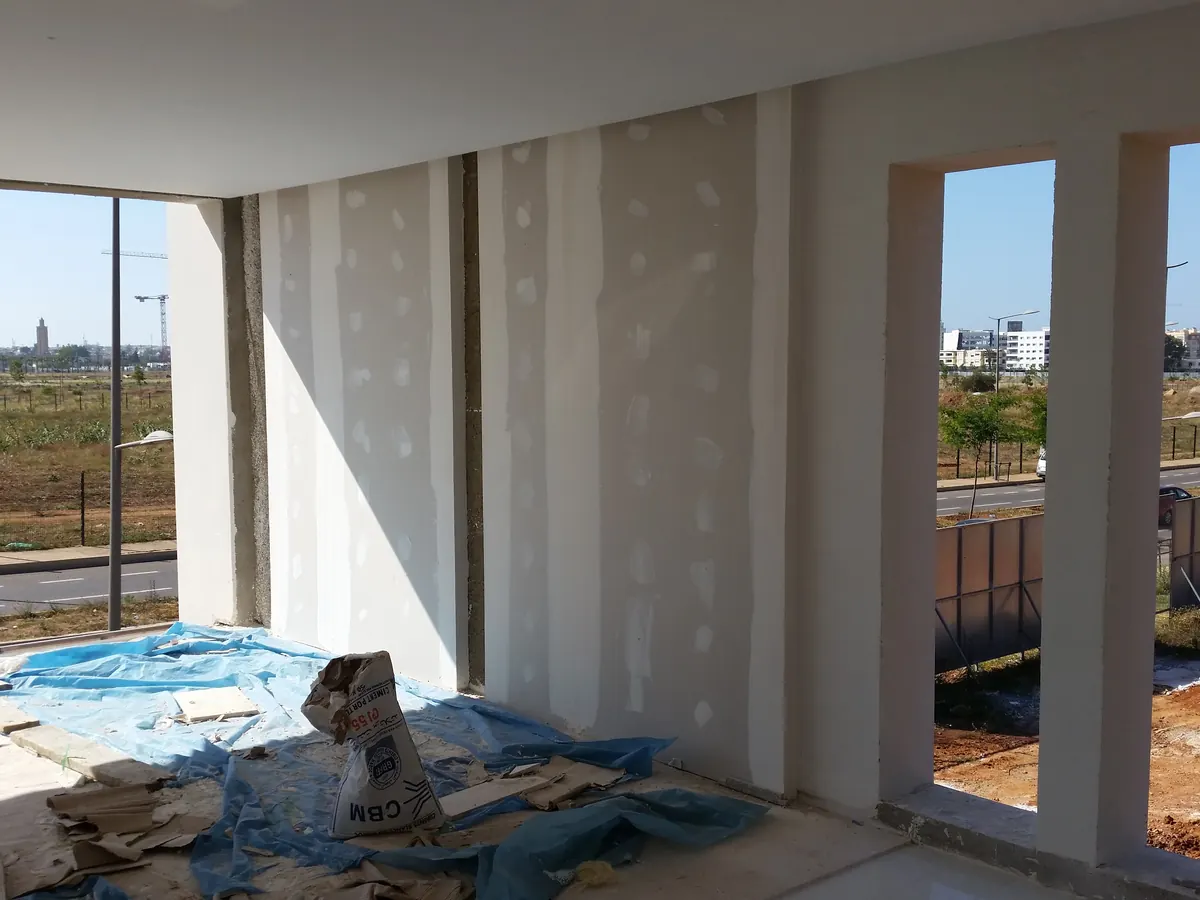 Showroom Thomas & Piron livré par Wolcons à Casablanca — chantier en cours, photo 5 sur 10
